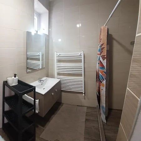 Lux Apartmanhaz Daire