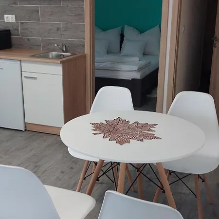 Heviz Lux Apartmanhaz *