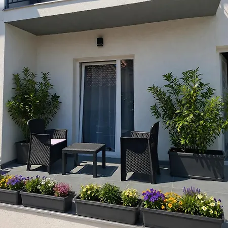 Lux Apartmanhaz Apartment