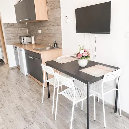 Lux Apartmanhaz * Heviz