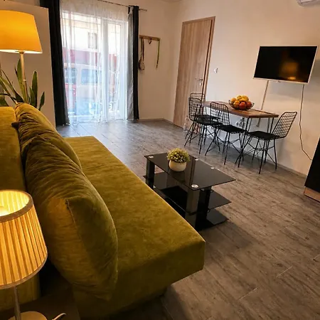 Lux Apartmanhaz Apartment *