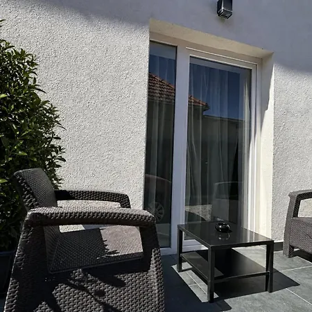 Lux Apartmanhaz Heviz