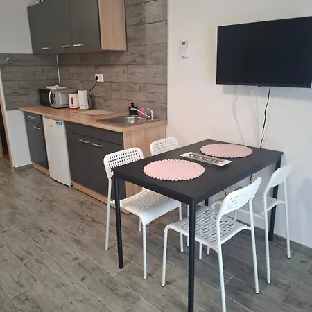 Lux Apartmanhaz * Heviz